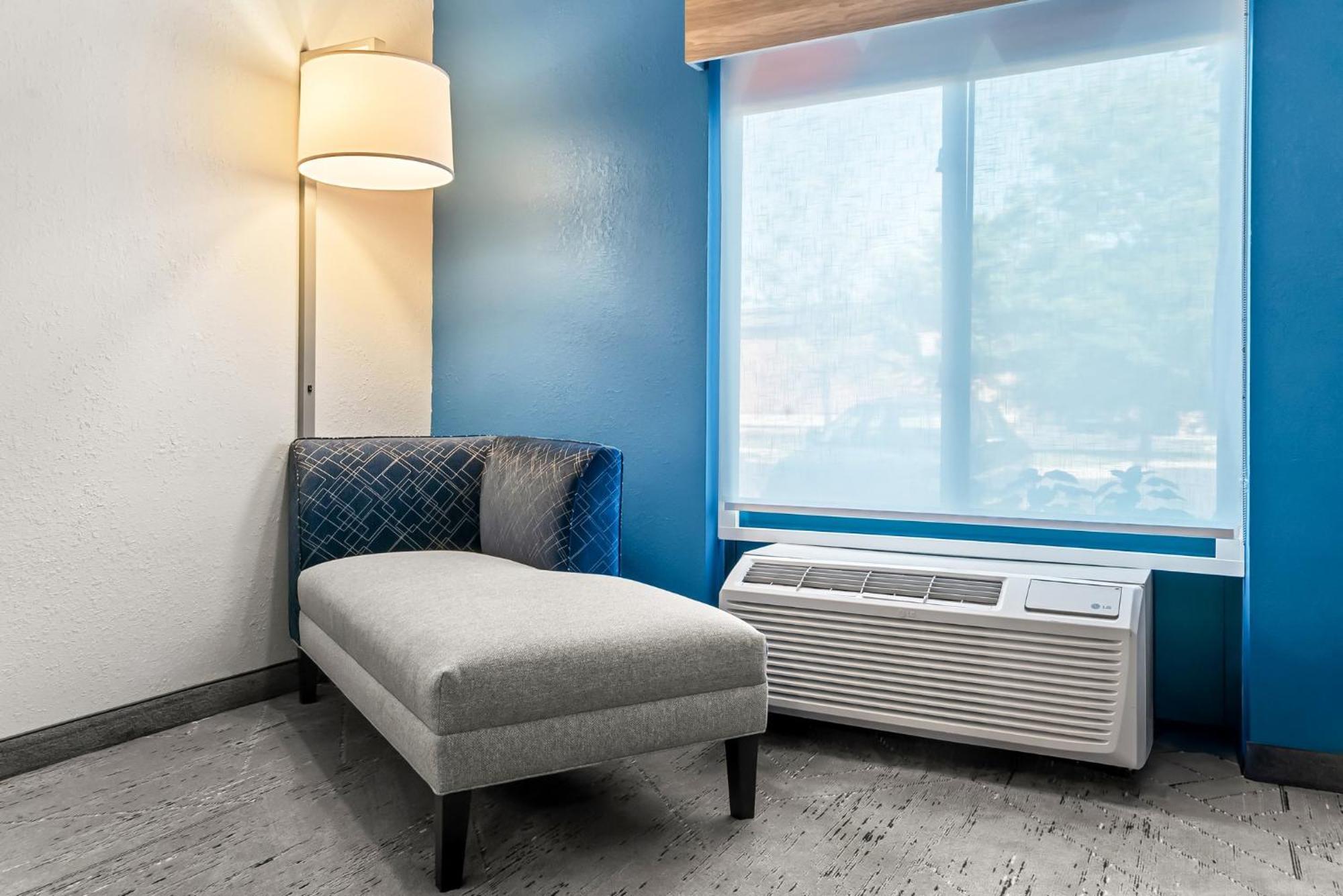 Holiday Inn Express & Suites Detroit - Novi By Ihg Luaran gambar
