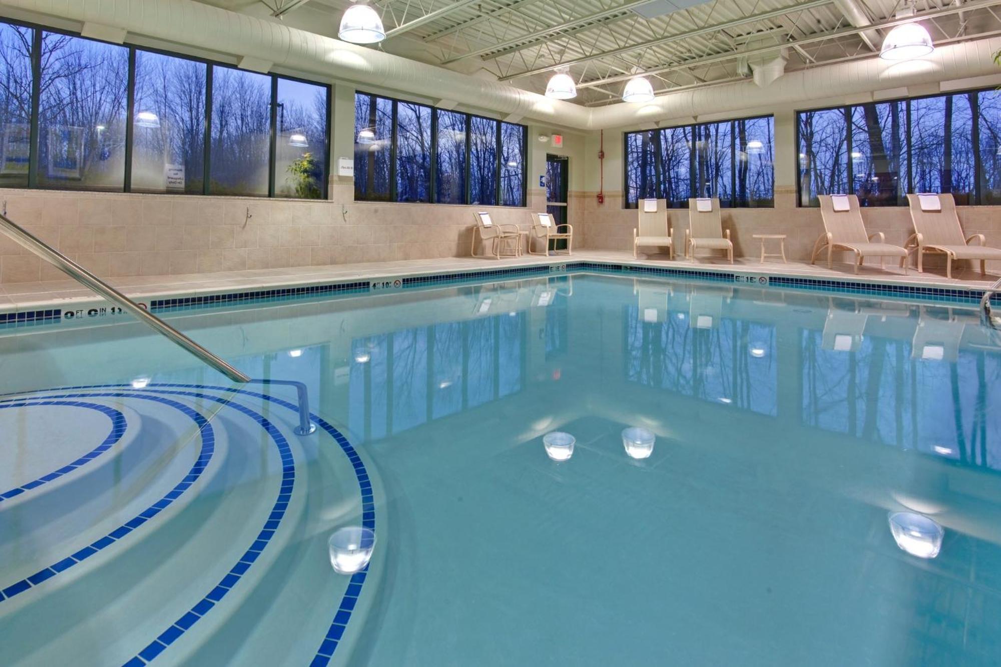 Holiday Inn Express & Suites Detroit - Novi By Ihg Luaran gambar